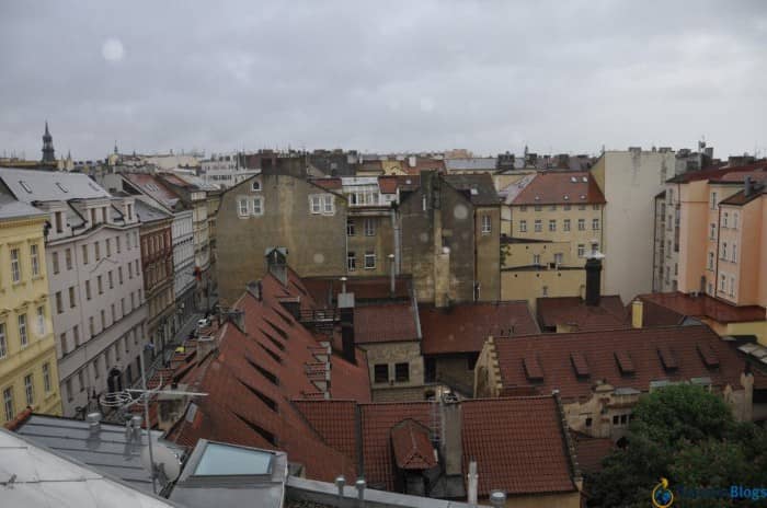 Вид с балкона. Отель в Праге.